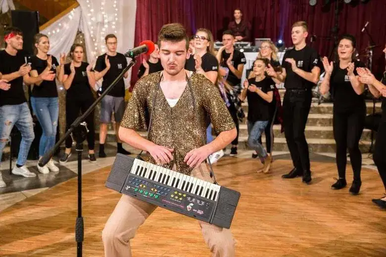 Stužková slávnosť – spoločný tanec na parkete