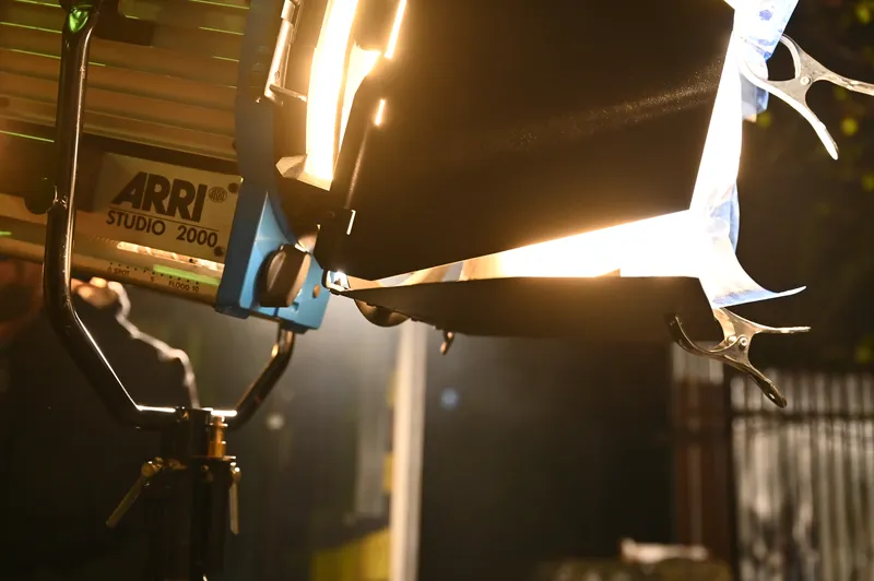 Filmové svetlo ARRI Studio 2000 pri natáčaní videoklipu