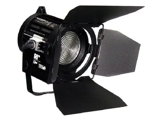 ARRI 650 W Fresnel + klapky