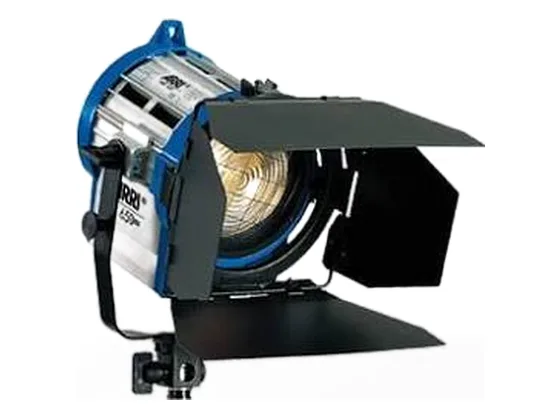 ARRI 650 W Fresnel + klapky